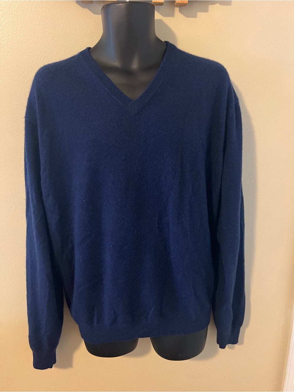 Club Room Men’s Estate Cashmere V-Neck Sweater - Size XXL - Navy Blue